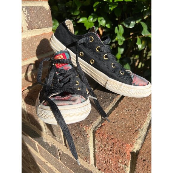 Converse All Star Low Top Black with Red Flowers Size 3 (WS75) - Picture 13 of 14